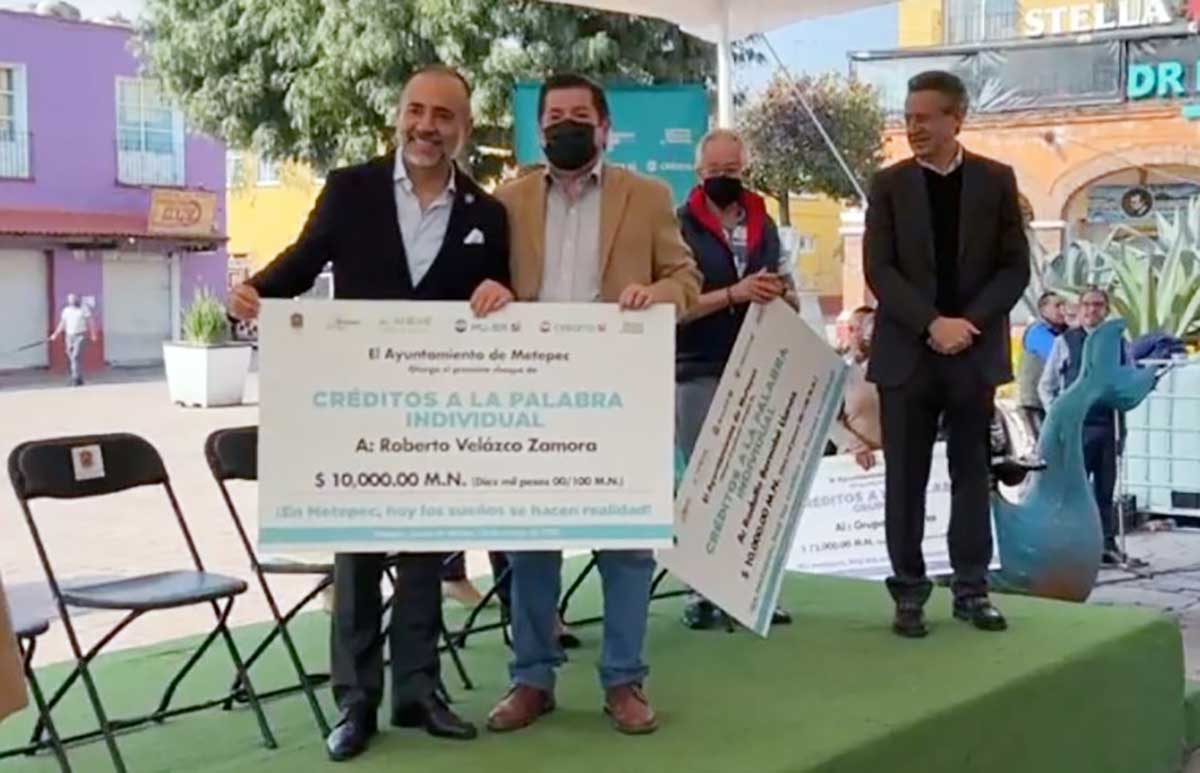 Combate Metepec el bache de la corrupción: Fernando Flores