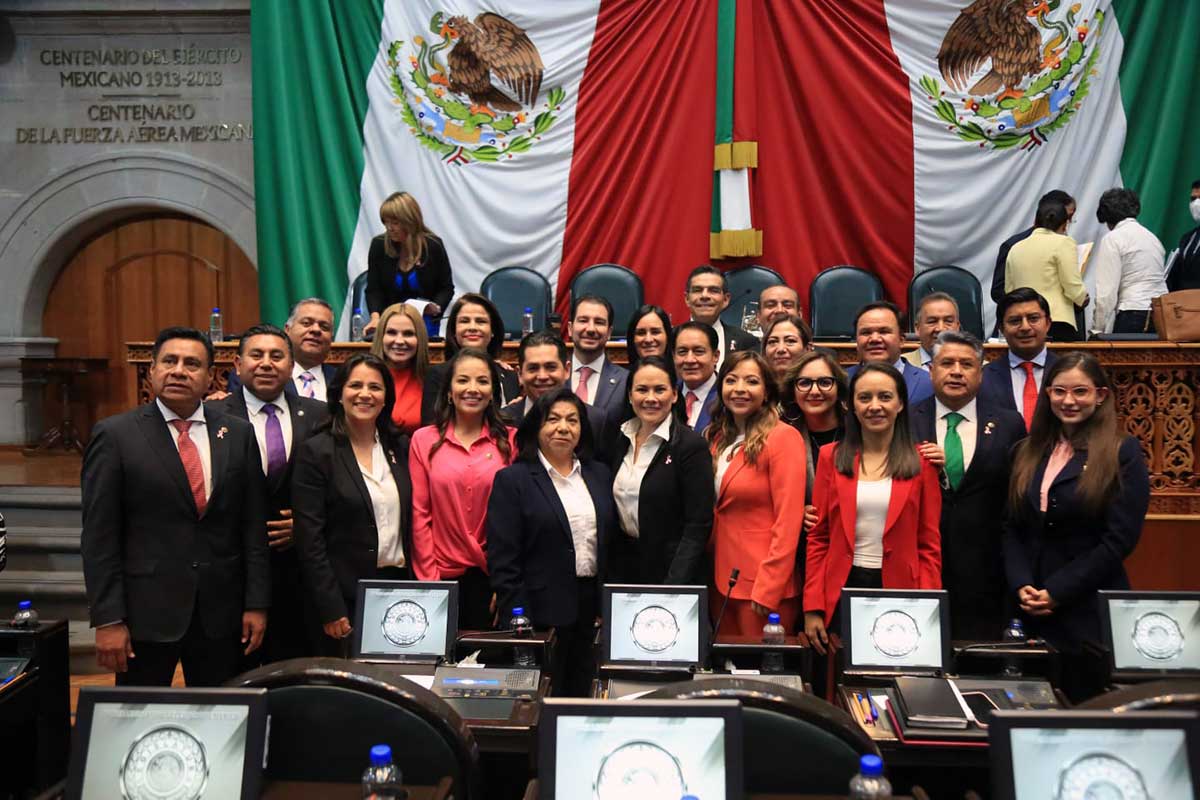 Diputados del PRI Estado de México con Alejandra del Moral Vela