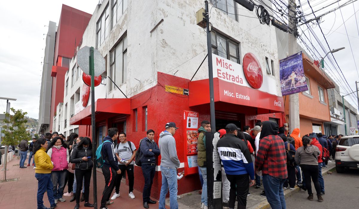 Largas filas para comprar boletos para el Toluca FC vs América 