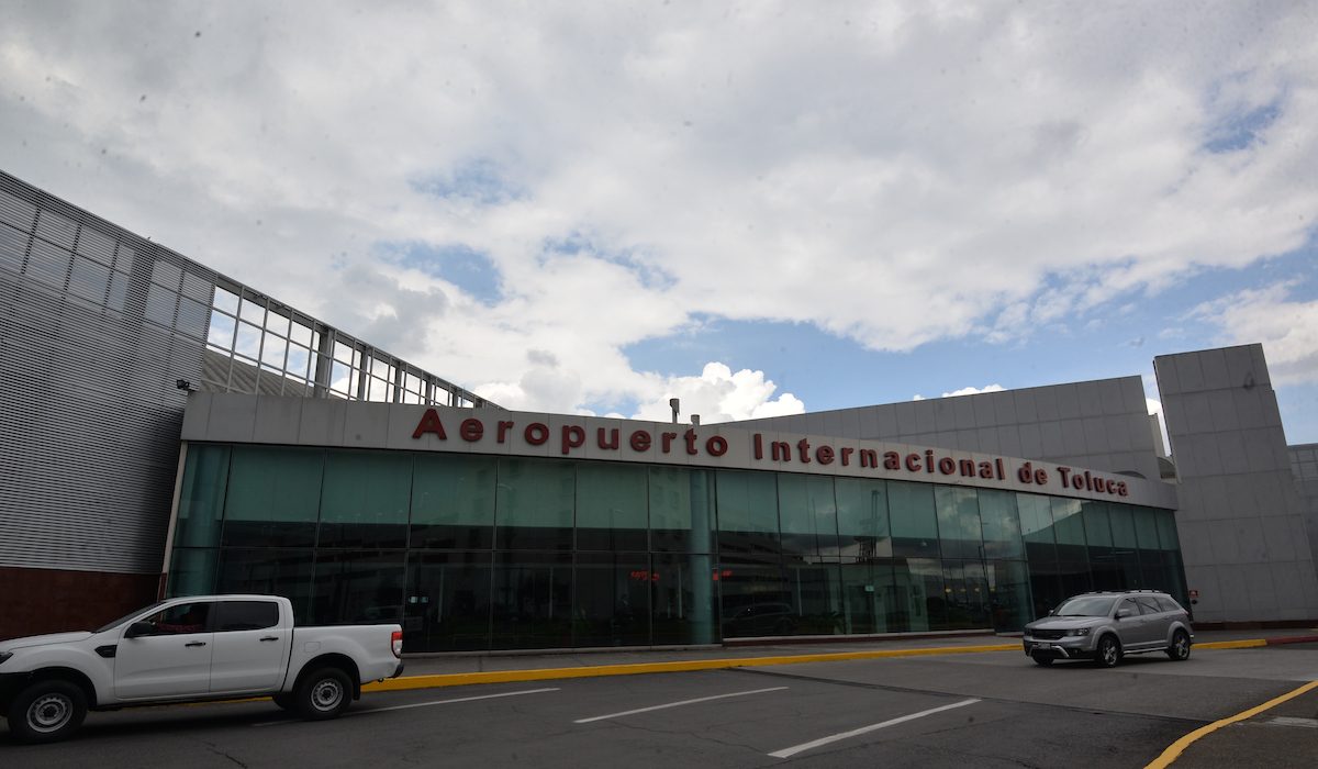 Exterior del Aeropuerto de Toluca