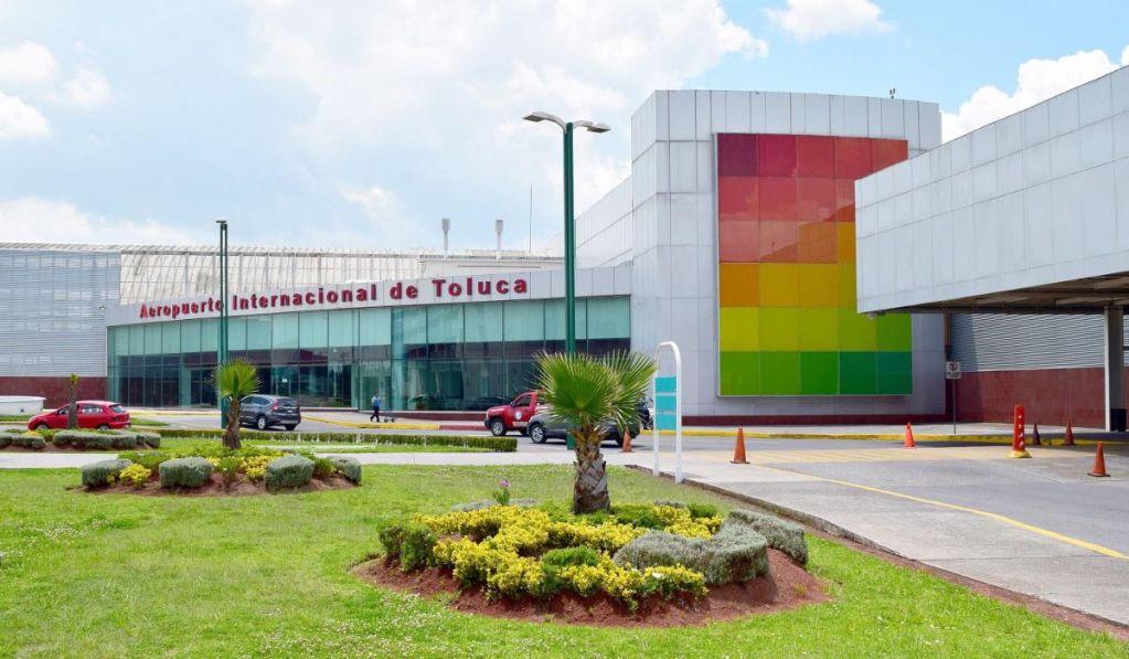 Aeropuerto de Toluca de la parte de afuera
