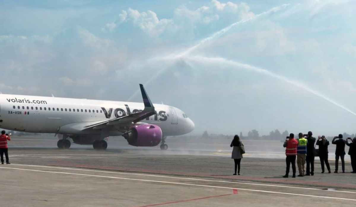 Vuelo de Volaris saliendo desde el Aeropuerto Toluca