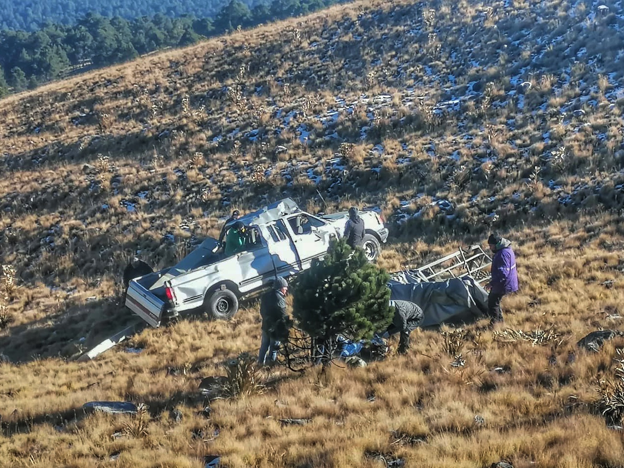 Volcadura en Nevado de Toluca deja 15 turistas lesionados