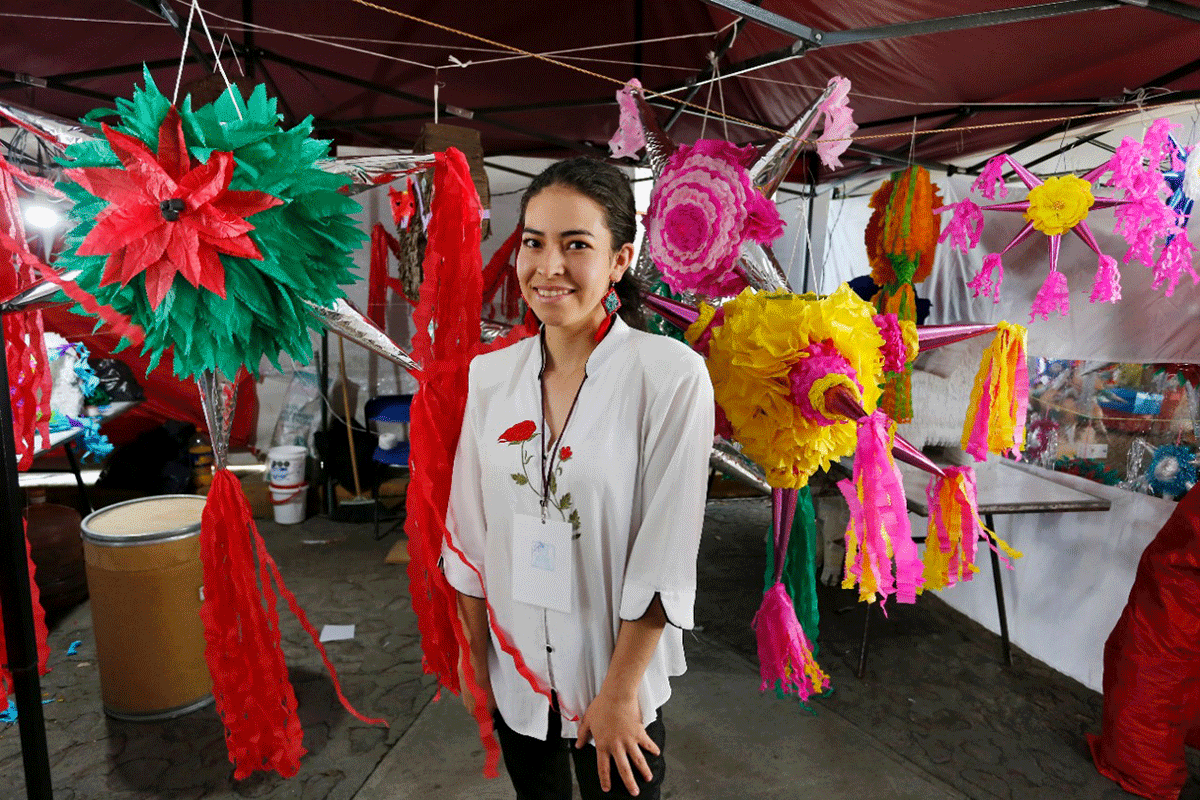 Combaten violencia de género con la producción de piñatas en Acolman 