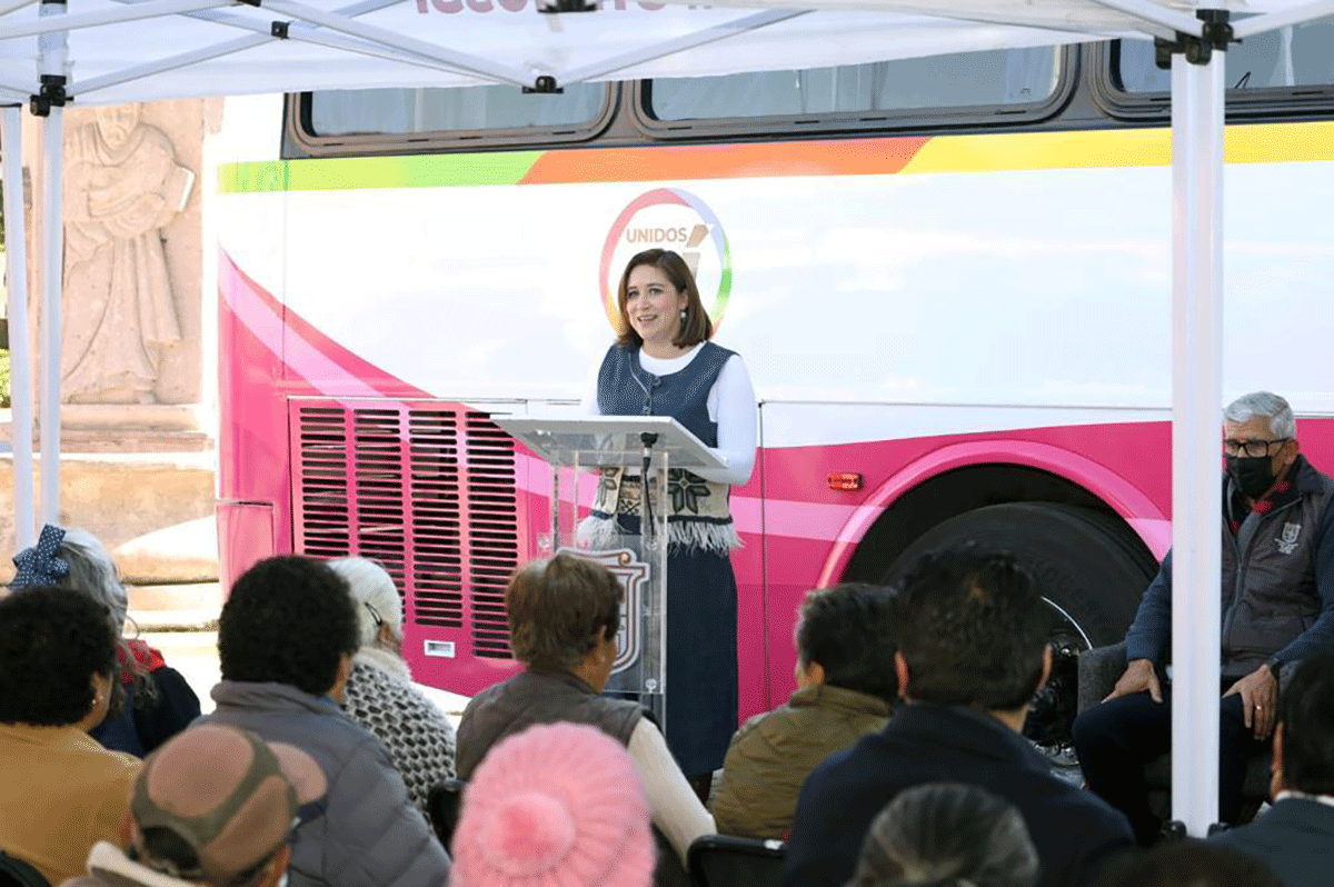 Recibe San Mateo Atenco donación de autobús de Flecha Roja 