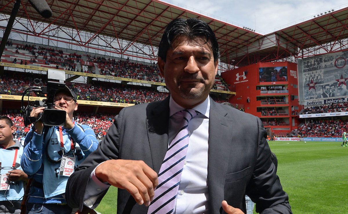 Cardozo firmará su libro el príncipe del gol
