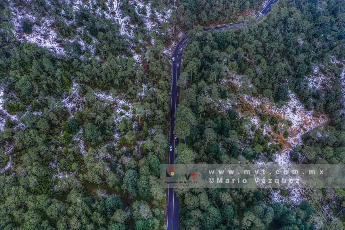Imagen aérea de la carretera que comunica Temoaya con el paraje Las Palomas