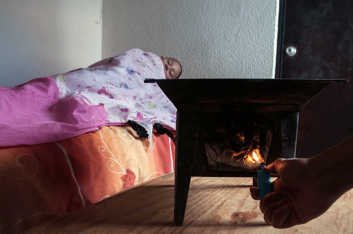Advierten riesgos de calentar habitaciones con anafres o fogatas