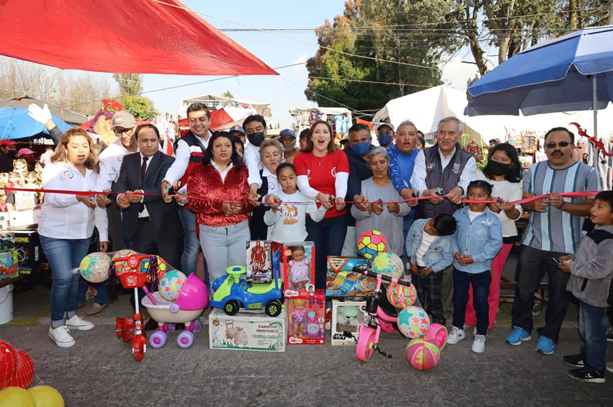 Inauguran en San Mateo Atenco la venta tradicional de juguete 2023