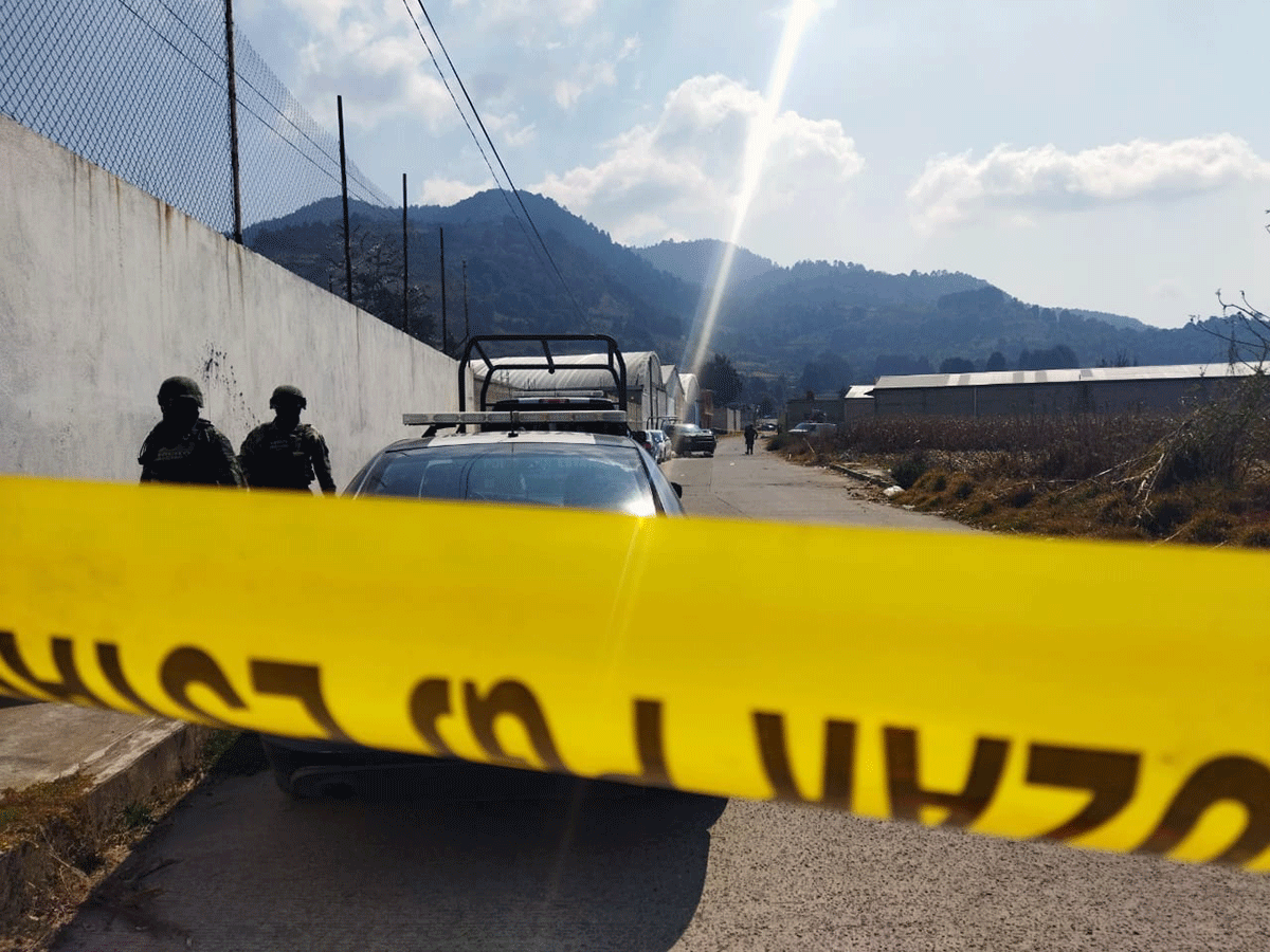 Localizan 26 paquetes con presuntos restos humanos en Tenango del Valle
