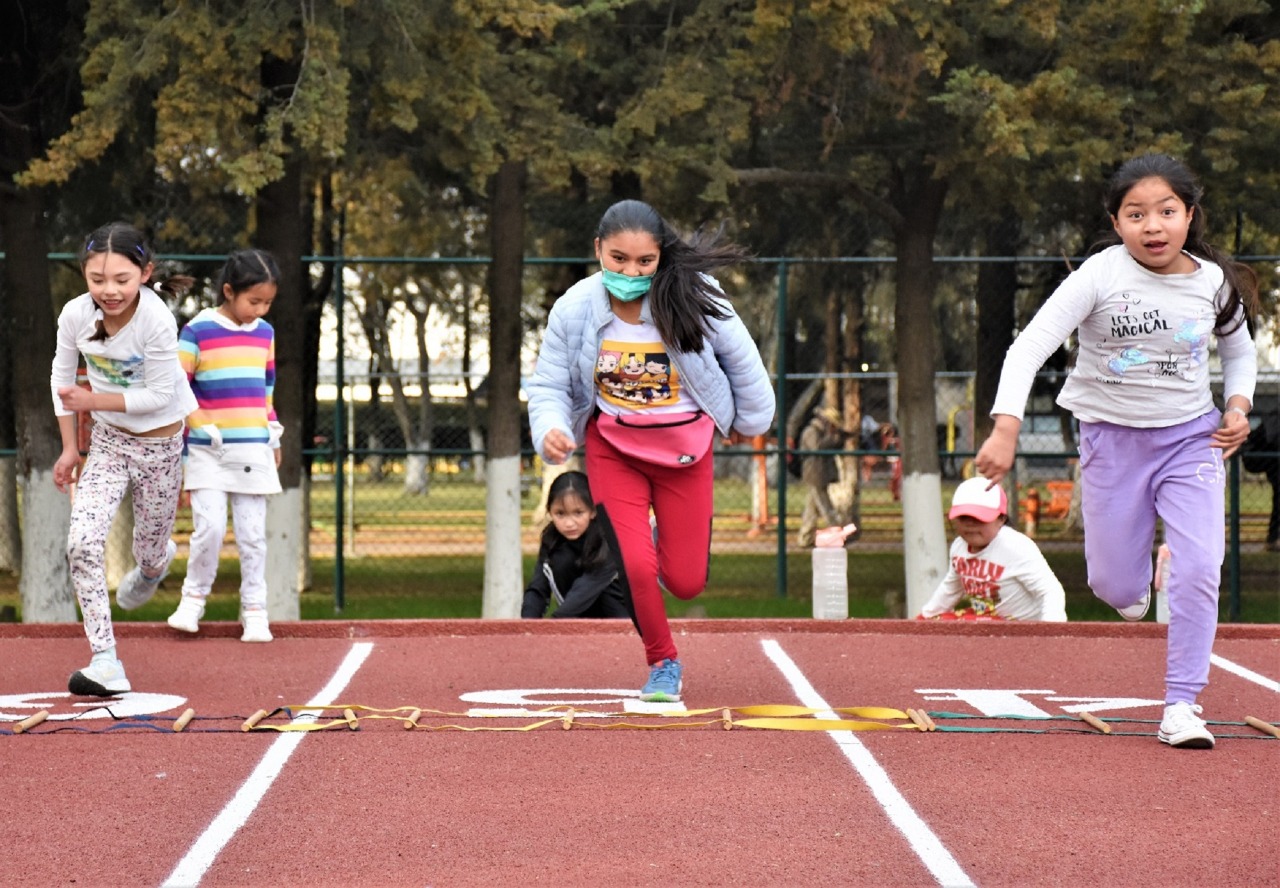 Desarrollan talentos deportivos en atletismo en la Ciudad Deportiva de Zinacantepec