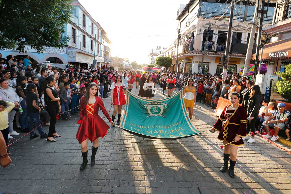 Estudiantes UAEMéx ganan premios en carnaval de Tenancingo