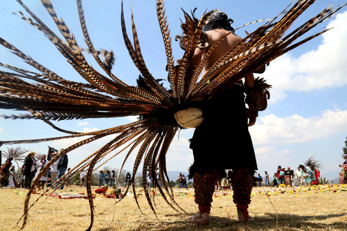 Danzantes tradicionales pusieron en marcha el Festival del Quinto Sol 