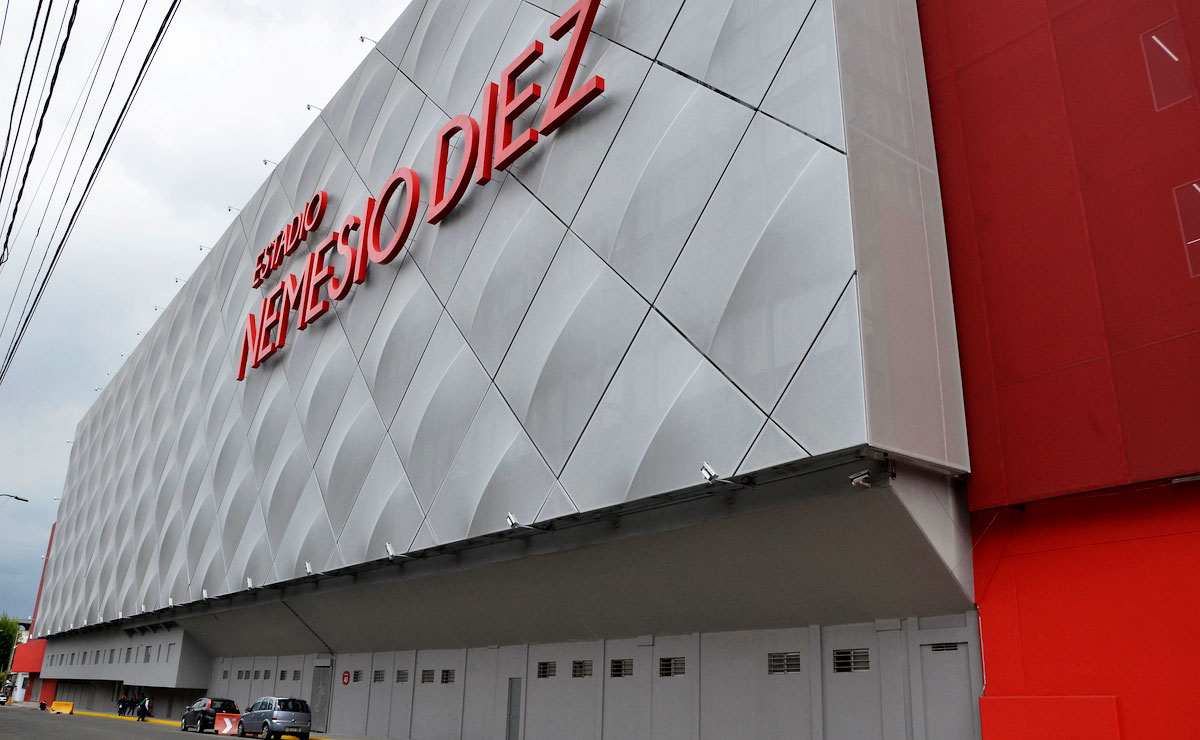 ¿Cómo llegar al Estadio Nemesio Diez desde la Terminal o Aeropuerto de Toluca?