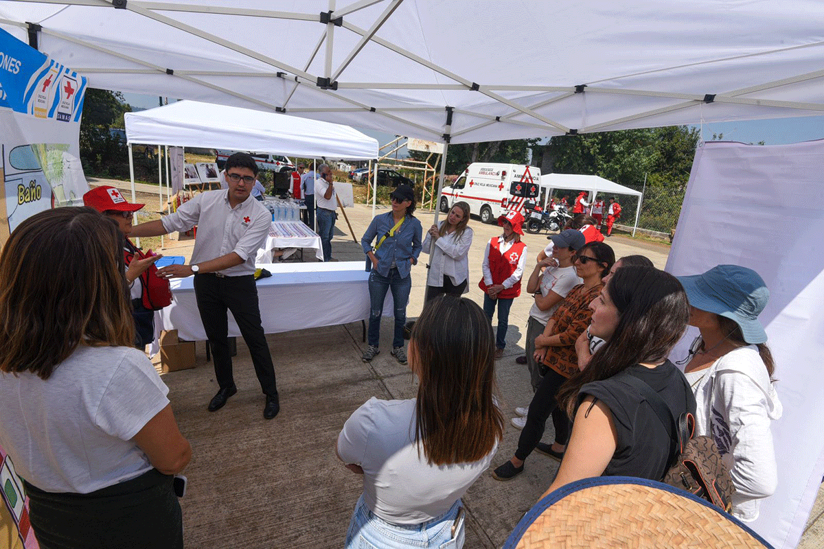 Capacita Cruz Roja a madres de familia en Valle de Bravo sobre medicina preventiva
