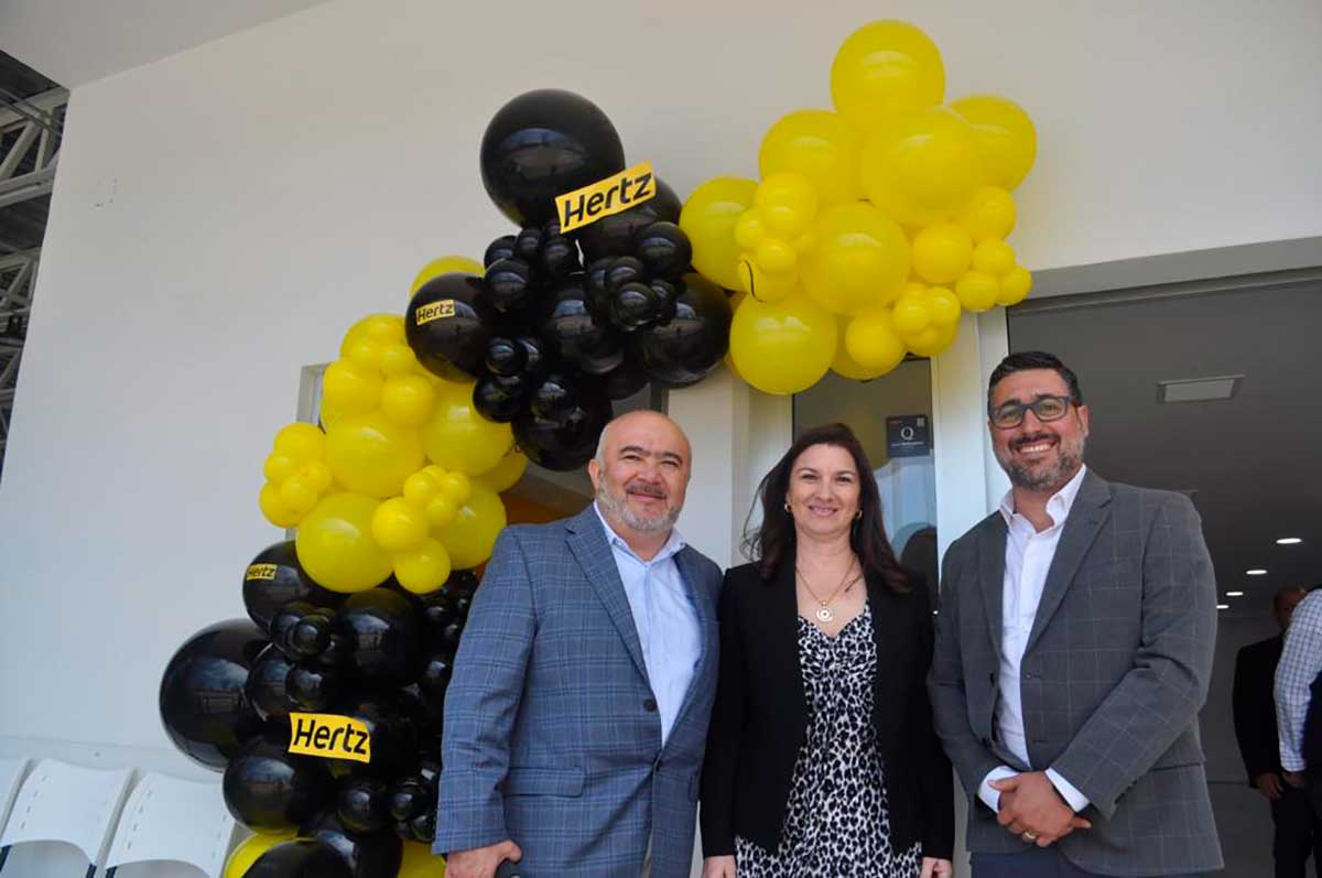 Personas durante la inauguración de las instalaciones de AVASA en el Aeropuerto Internacional de Tijuana Baja California