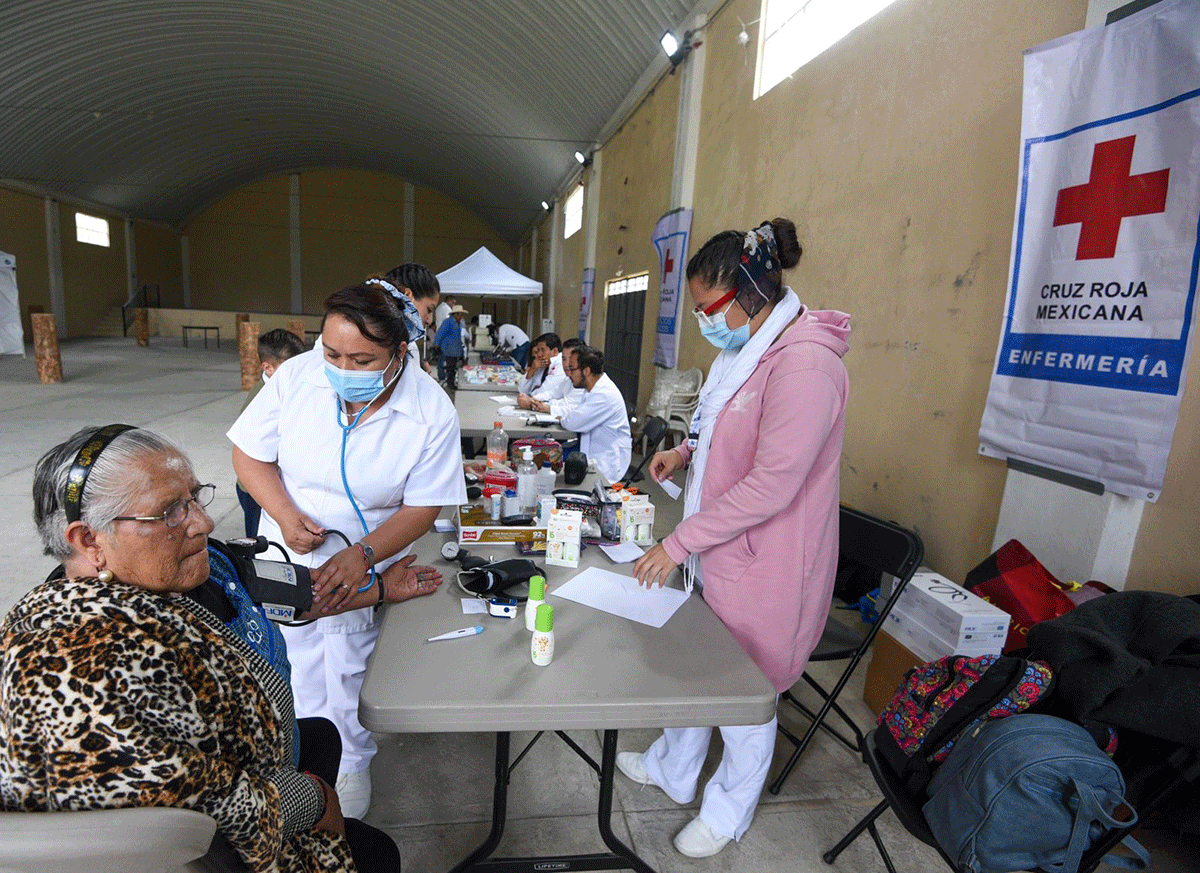 Adultos mayores de Las Lágrimas, Temascaltepec, recibieron atención especializada de forma gratuita, a manos de voluntarios de Cruz Roja Mexicana 