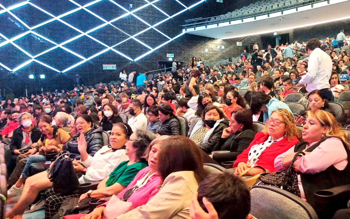 publico del concierto de juan gabriel en toluca