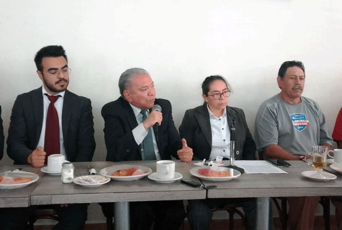 ¡Ya paganos! Exigen al presidente municipal de Toluca exempleados municipales