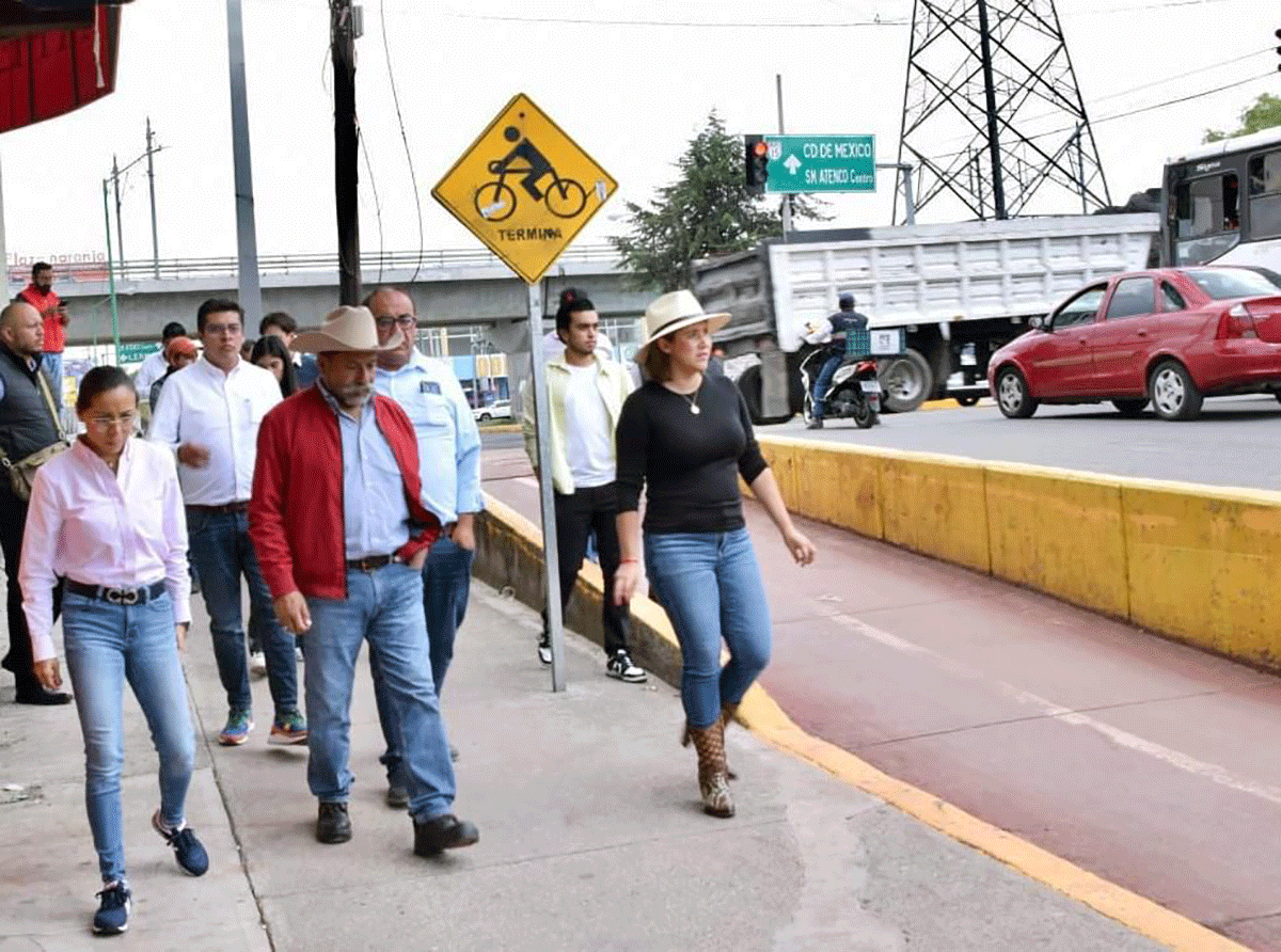 La presidenta municipal de San Mateo Atenco, Ana Muñiz Neyra, supervisó el avance de obras de remozamiento en la cabecera municipal