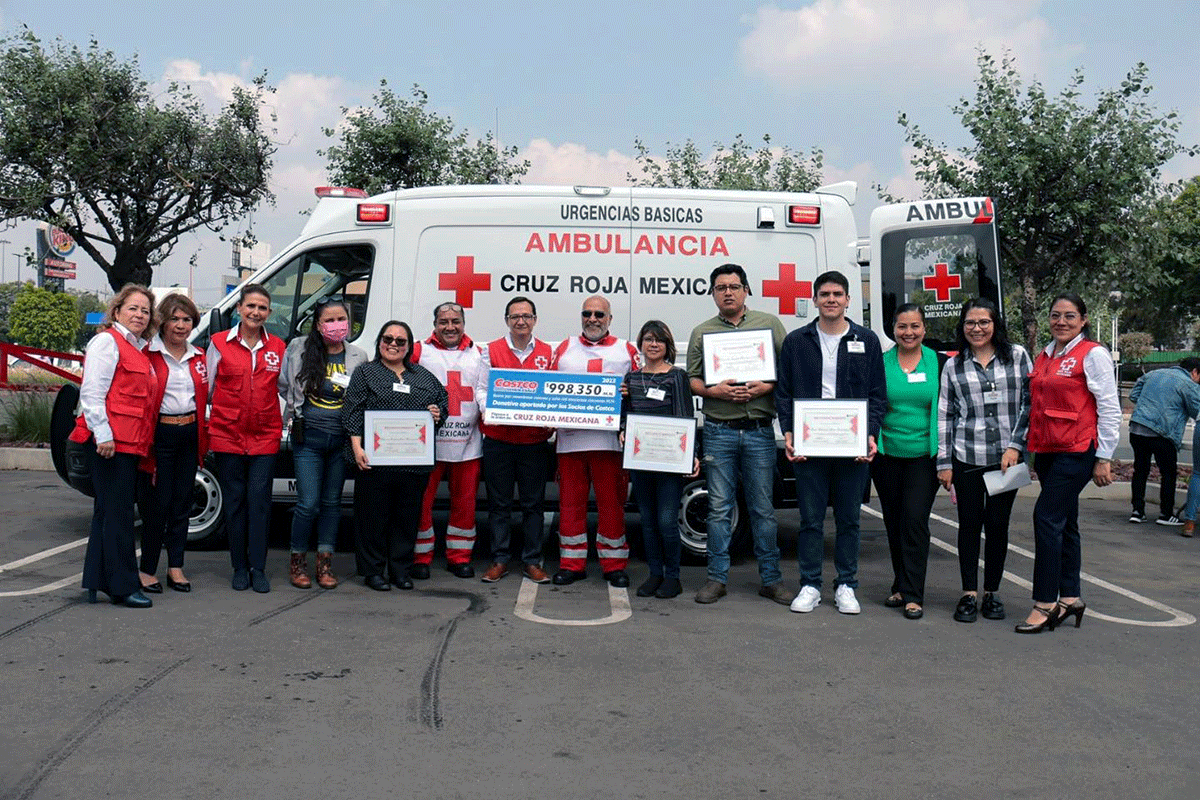 ¿Cuántos servicios gratuitos brindó en sus ambulancias la Cruz Roja Mexicana en el Estado de México el año pasado?