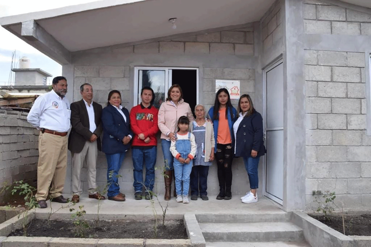 Ana Muñiz Neyra entrega obras sociales en San Mateo Atenco
