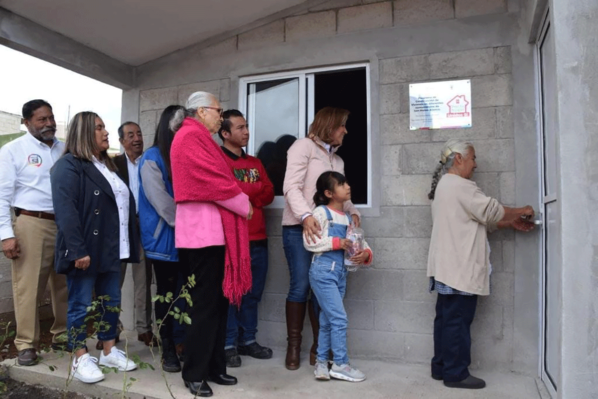 Entrega de vivienda Social en San Mateo Atenco 