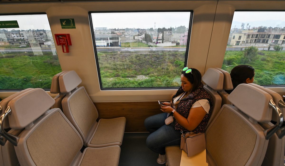 interior del tren interurbano México-Toluca