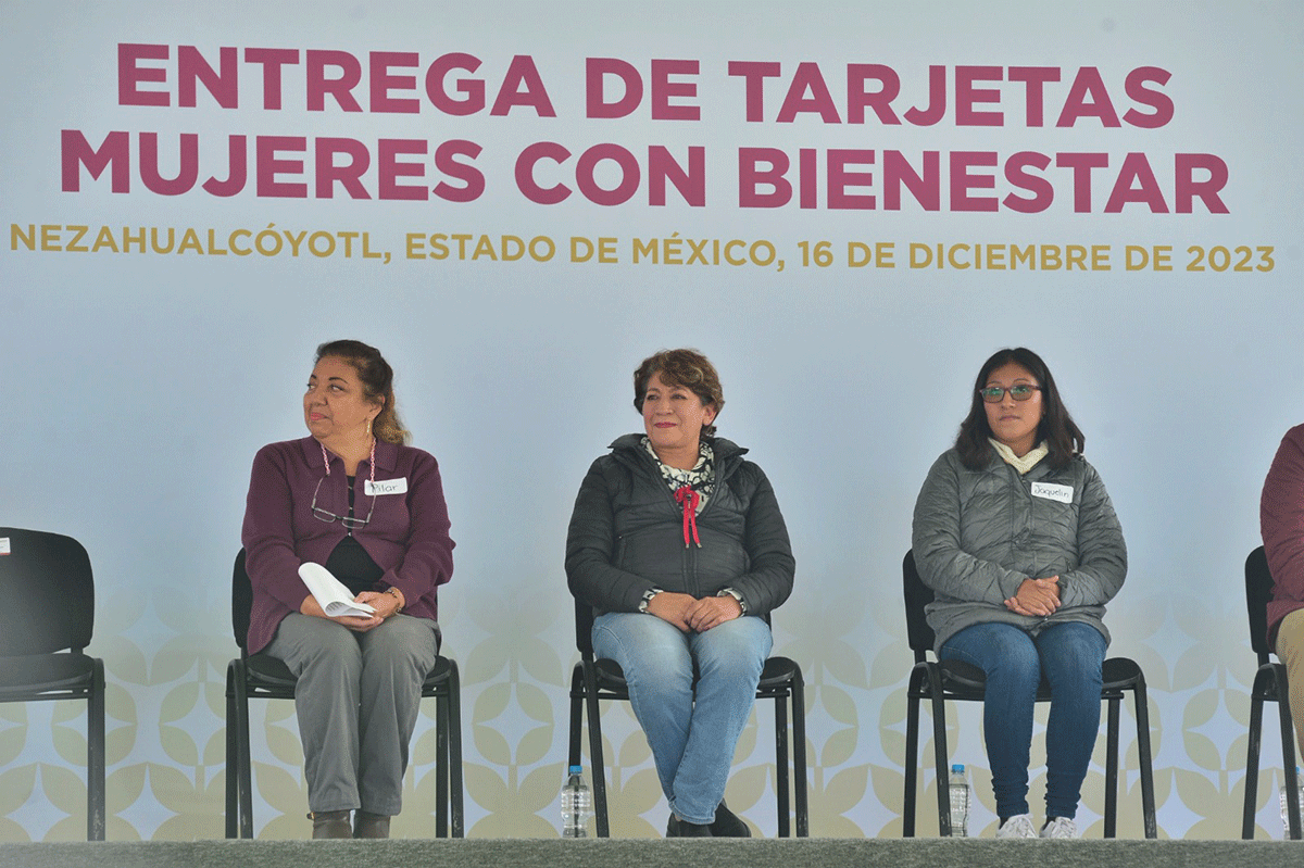 Delfina Gómez Álvarez puso en marcha el programa Mujeres con Bienestar en Nezahualcóyotl