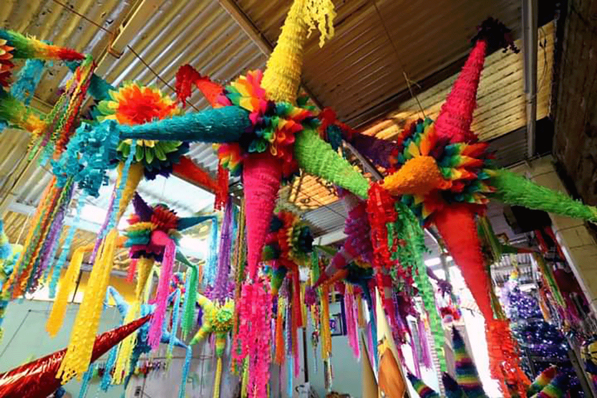 ¿Ya tienes la piñata para tu posada? En Atlacomulco elaboran esta bella artesanía mexicana