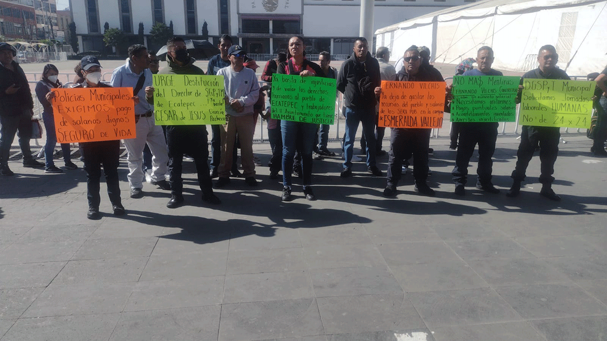 Exigen policías municipales de Ecatepec que les paguen su salario