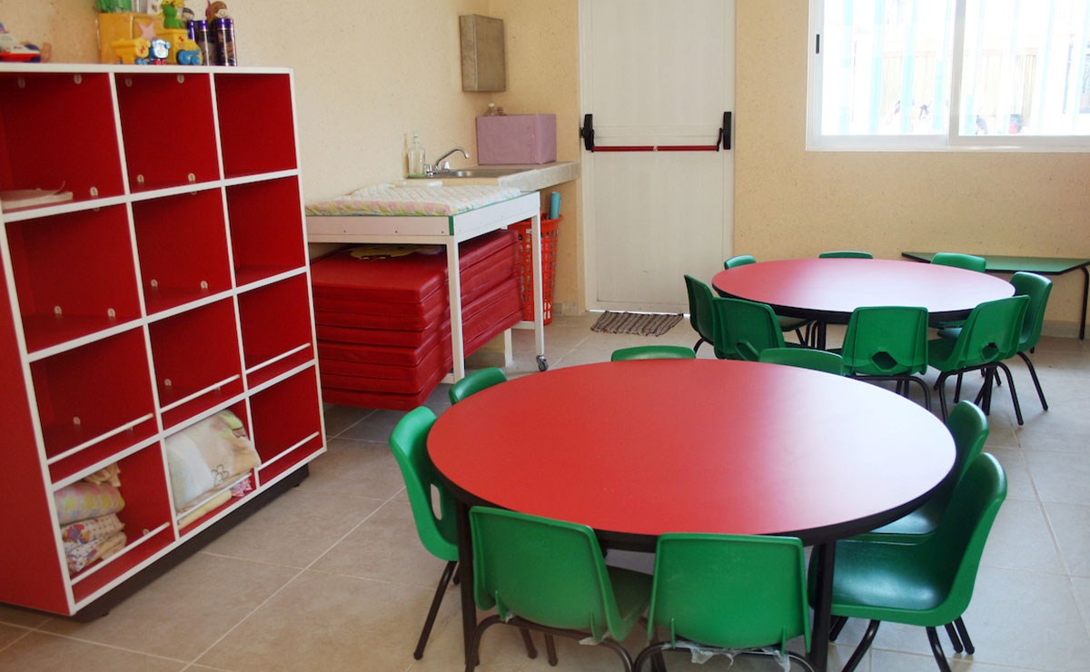 Bancas, muebles de las estancias infantiles en el EdoMéx.