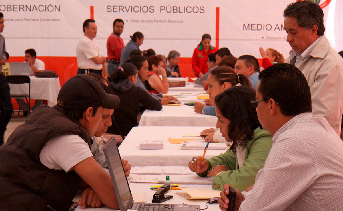 Personas solicitando la Constancia Catastral en el EdoMéx.