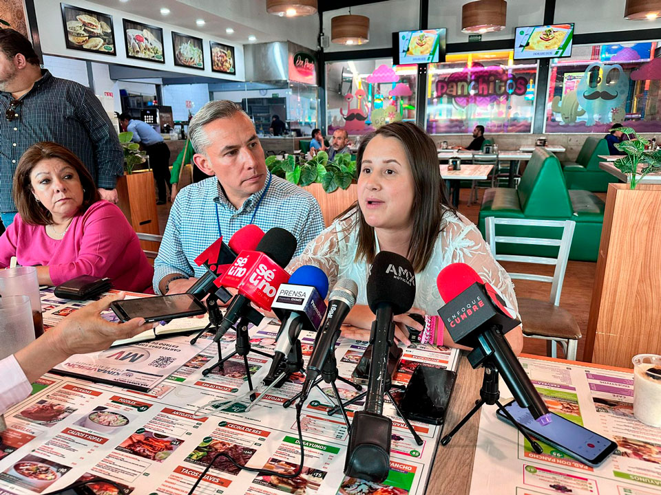 La hija de Xóchitl Gálvez, presentó su libro.