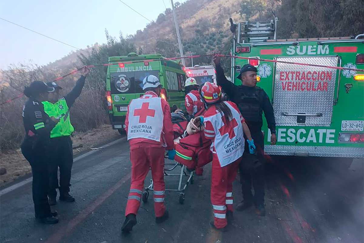Aumentan a 18 las personas fallecidas por camionazo en Malinalco