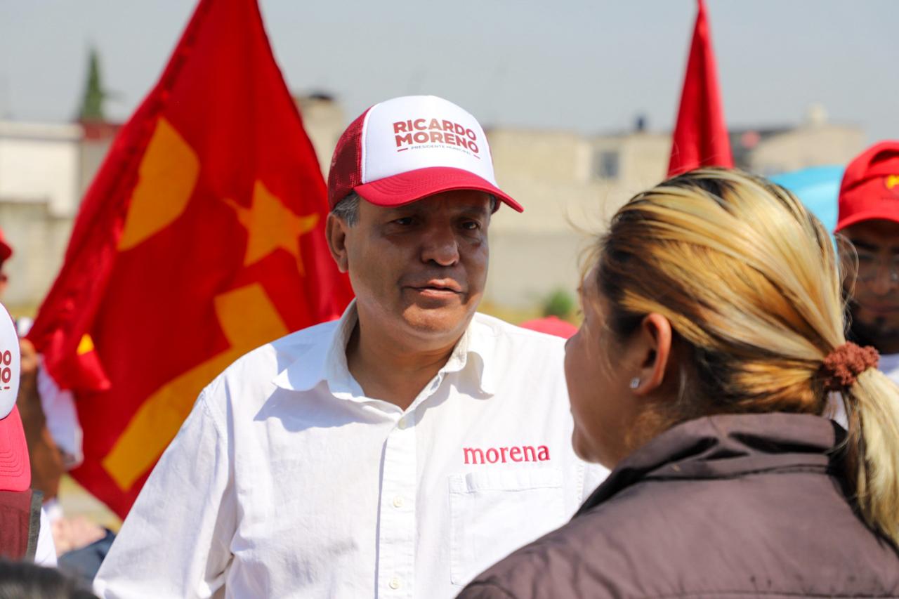 Ricardo Moreno en Toluca de gira de campaña