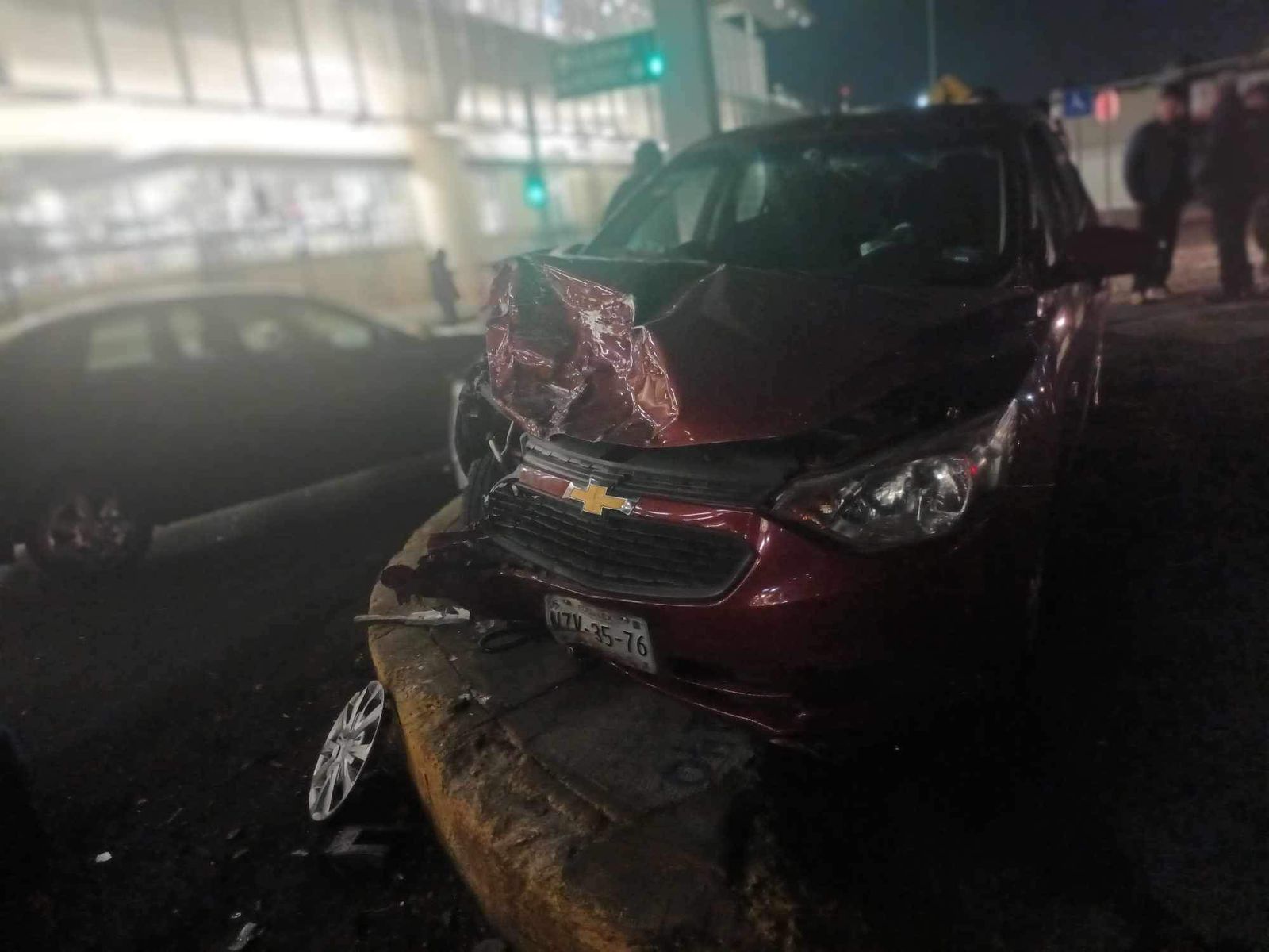 Accidentes en Paseo Tollocan y José López Portillo deja dos personas sin vida