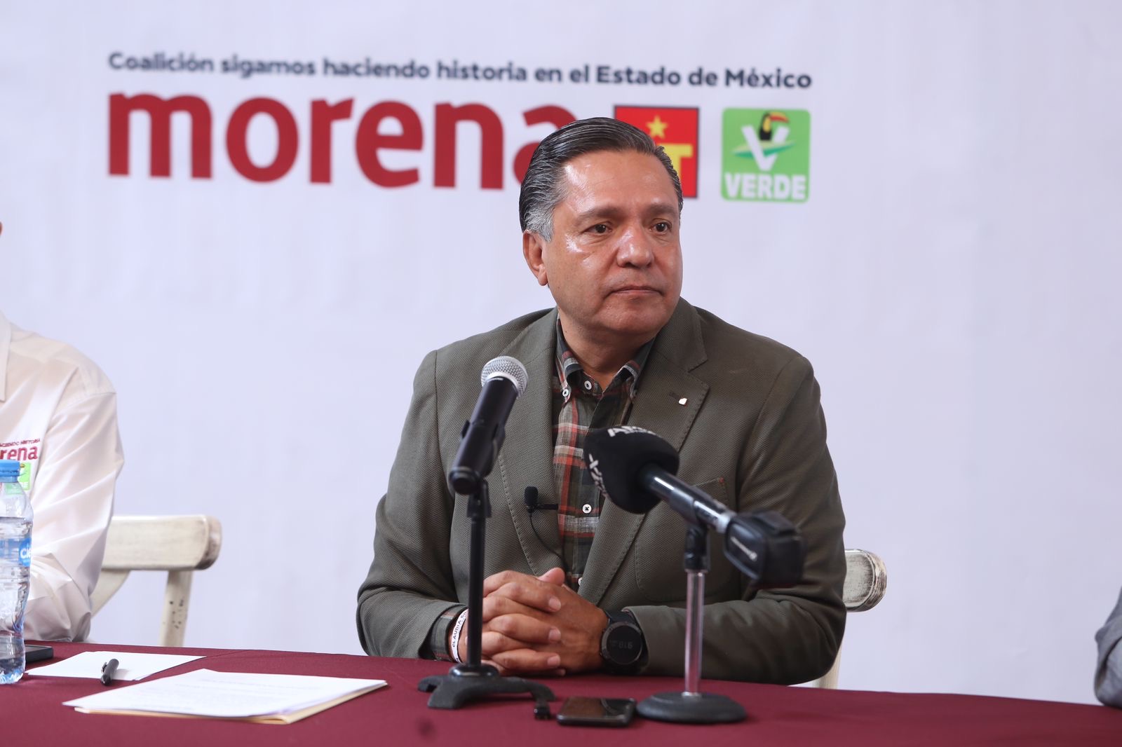 Ricardo Moreno Bastida ofreciendo entrevista