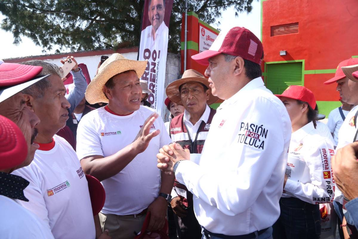 Ricardo Moreno en gira de campaña