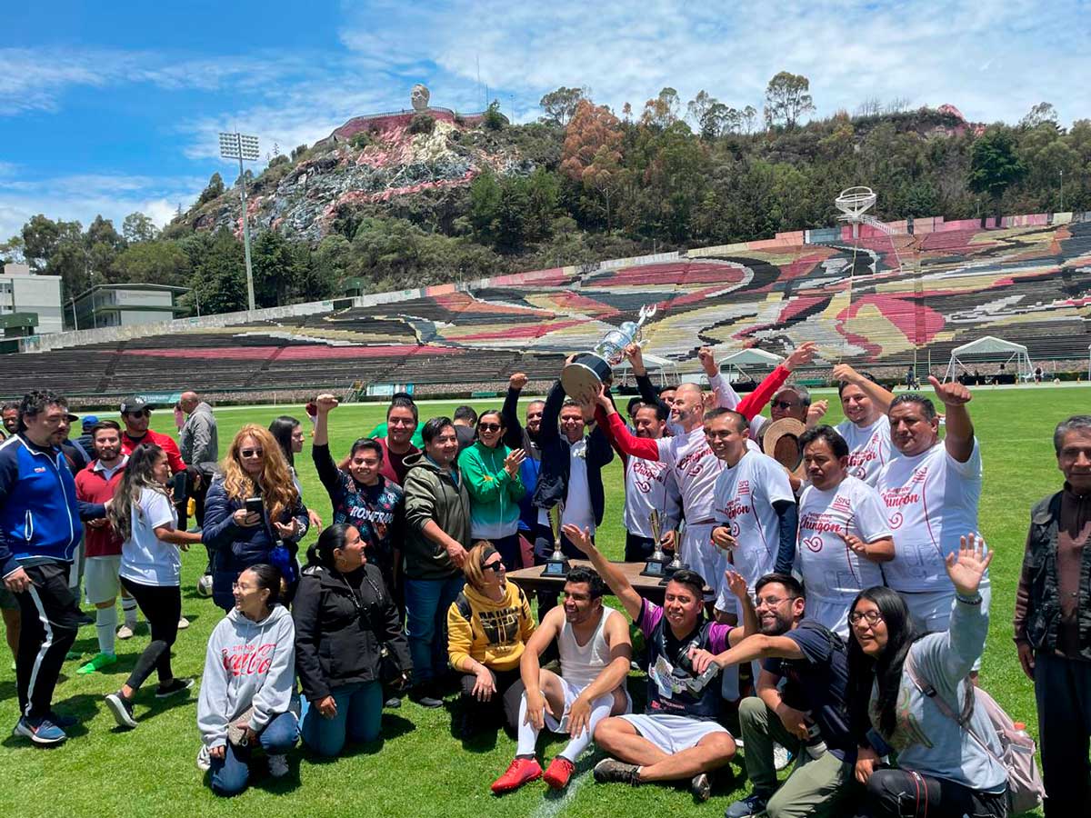 Encuentro amistoso de fútbol entre fotógrafos y periodistas para conmemorar el día de la libertad de expresión