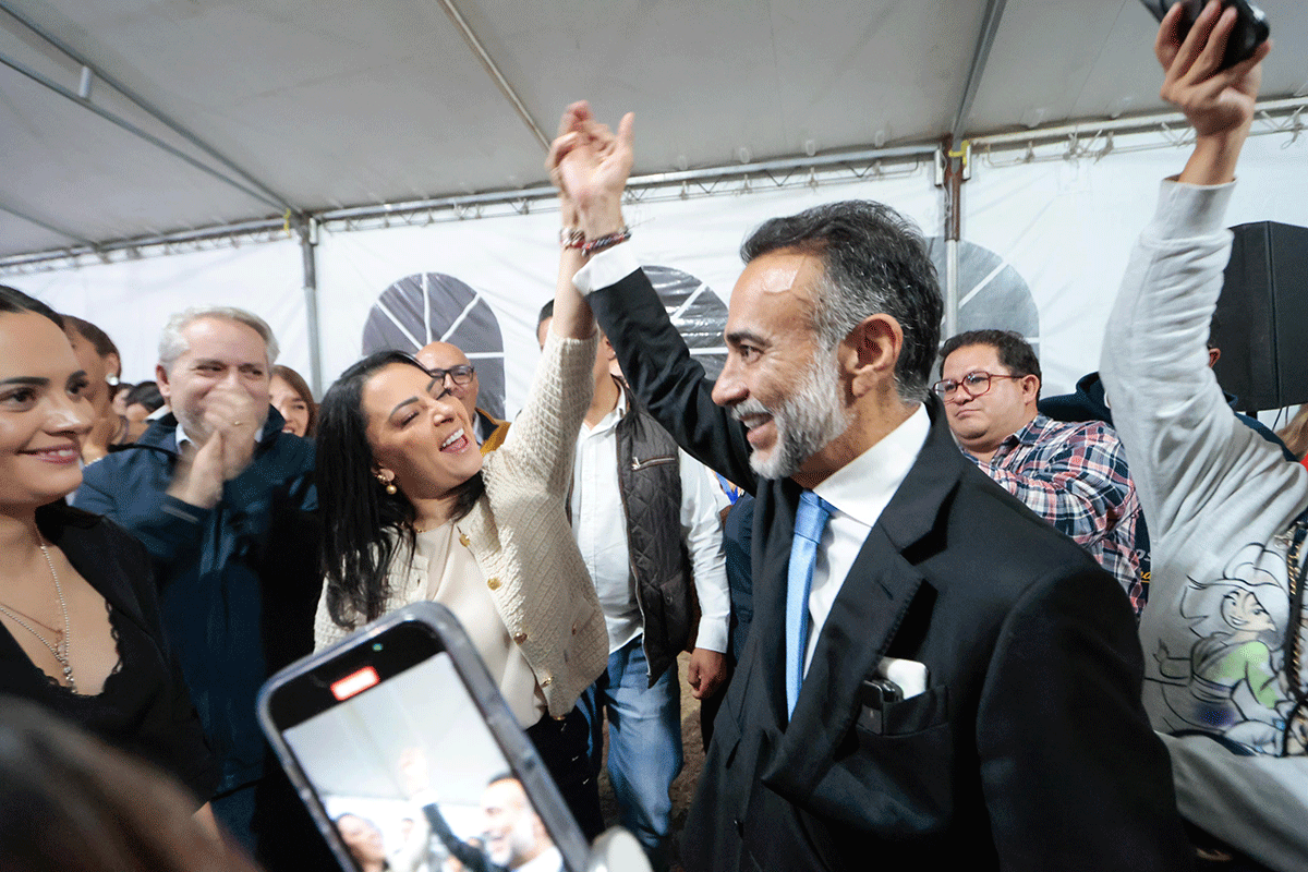 Recibe Fernando Flores Fernández constancia de mayoría como alcalde para el periodo 2025-20272
