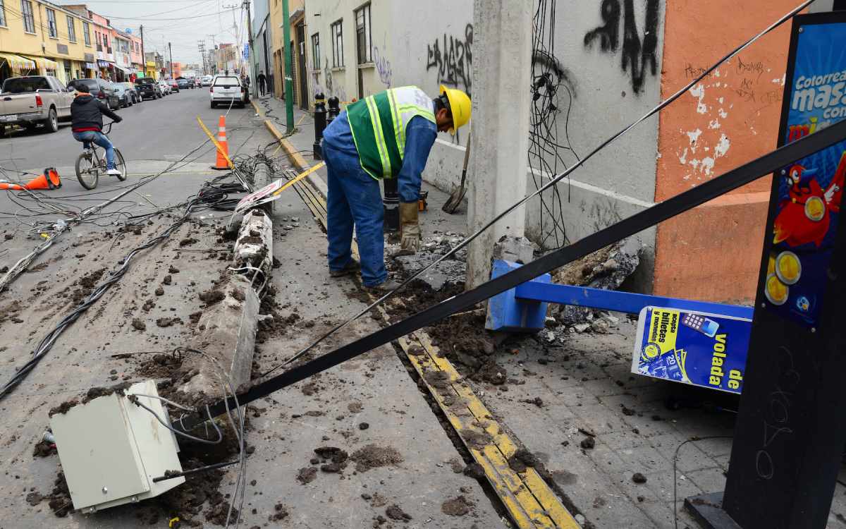 numero de telefono para reportar postes d eluz en toluca
