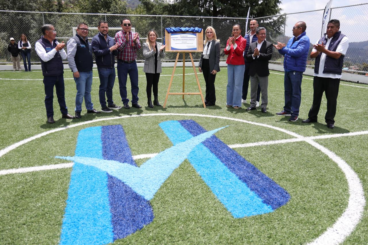 Entregan cancha de futbol en Huixquilucan