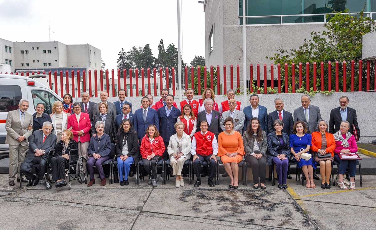 La Cruz Roja reconoce a ex presidentes municipales de Toluca