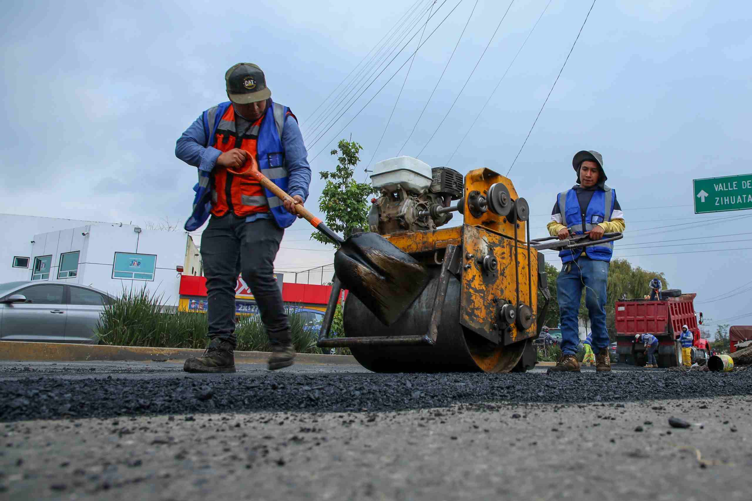 Realizan trabajos de bacheos en Toluca