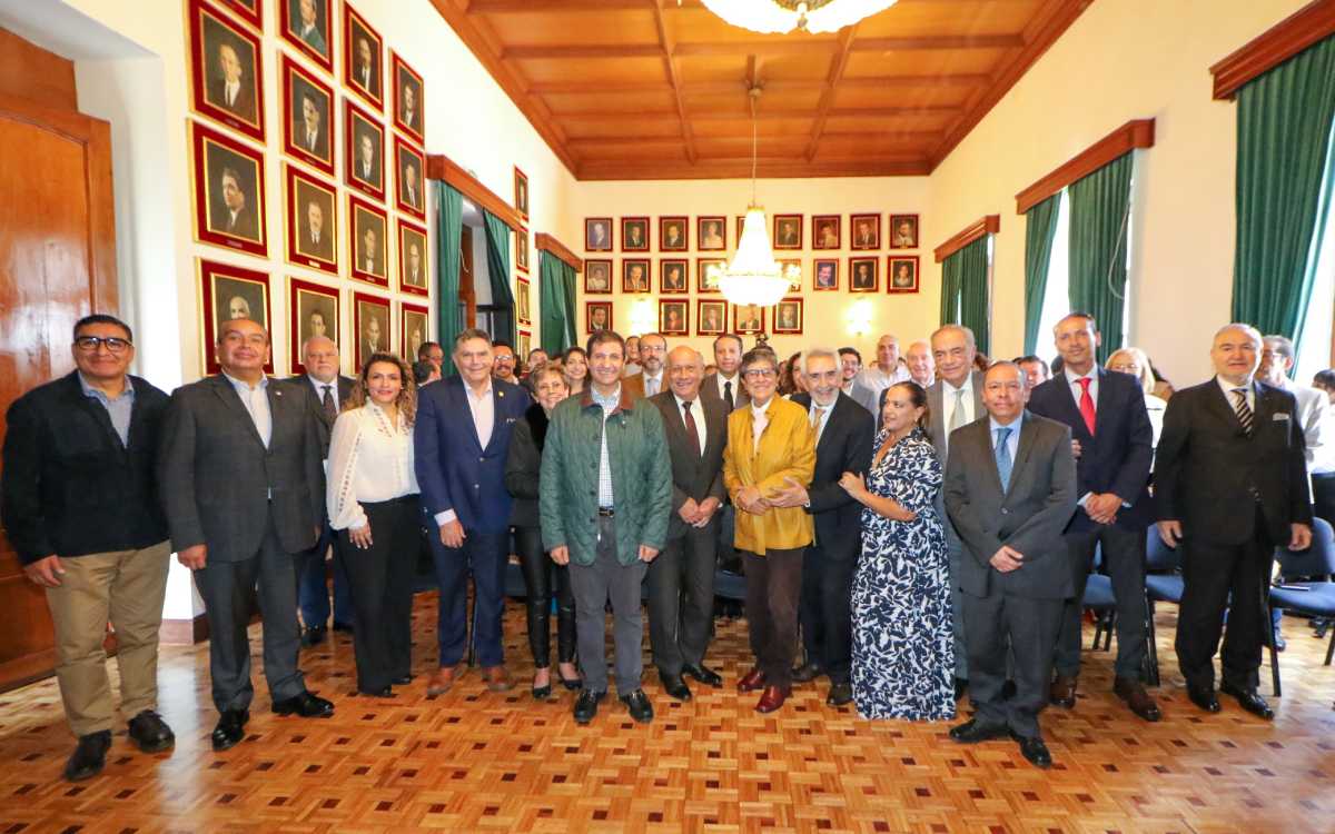 El ayuntamiento de Toluca reconoció a Canul Jiménez 