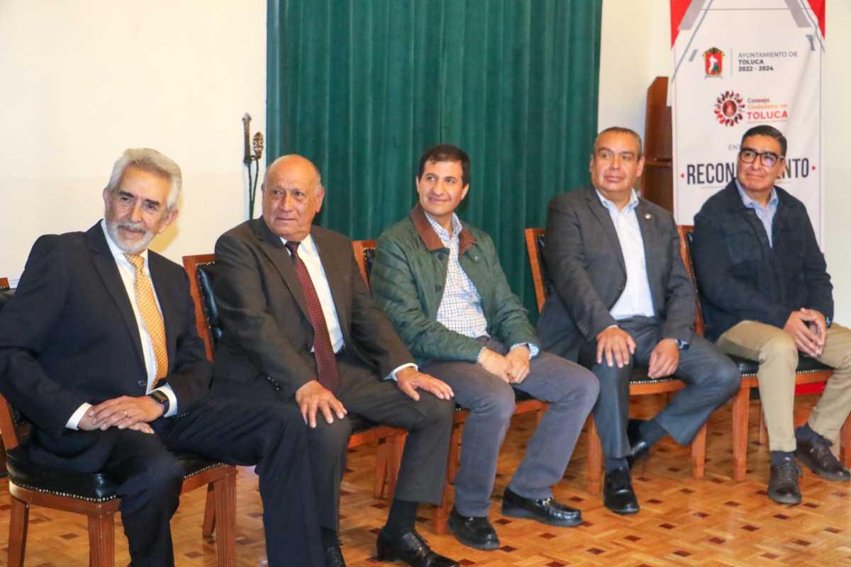 Ayuntamiento de Toluca reconoce a Alberto Canul
