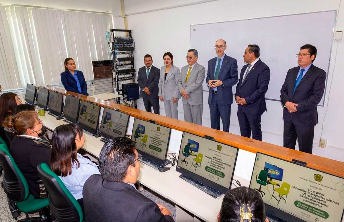 Inauguración de laboratorio y equipos por el rector de la UAEMéx en la Facultad de Medicina Veterinaria y Zootecnia