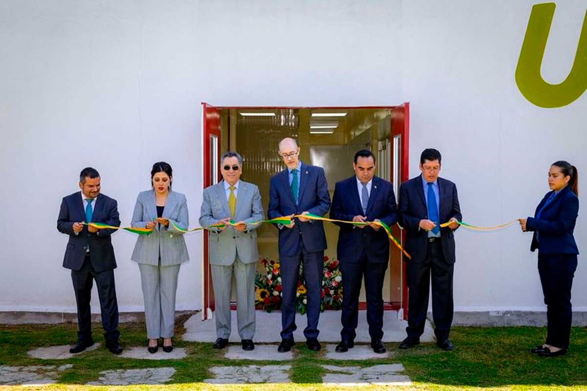 Inauguración de laboratorio y equipos por el rector de la UAEMéx en la Facultad de Medicina Veterinaria y Zootecnia
