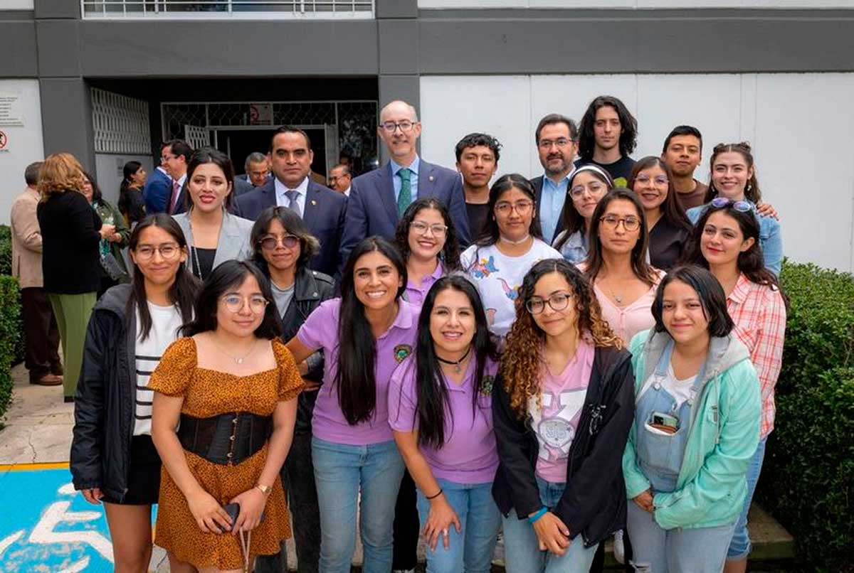 Inauguración de laboratorio y equipos por el rector de la UAEMéx en la Facultad de Medicina Veterinaria y Zootecnia